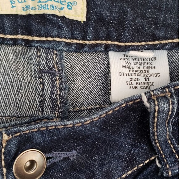 Paris Blues Distressed Capri's 11 - Picture 2 of 6